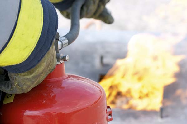 Sicherheit für Zuhause: Feuerlöscher-Vorführung & Prüfung in Eutin 